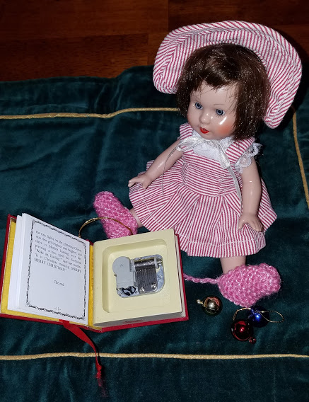 Nutcracker Music Box with Doll2